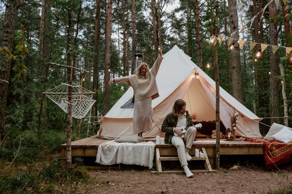 Où trouver les meilleures expériences de glamping dans les montagnes de Norvège ?